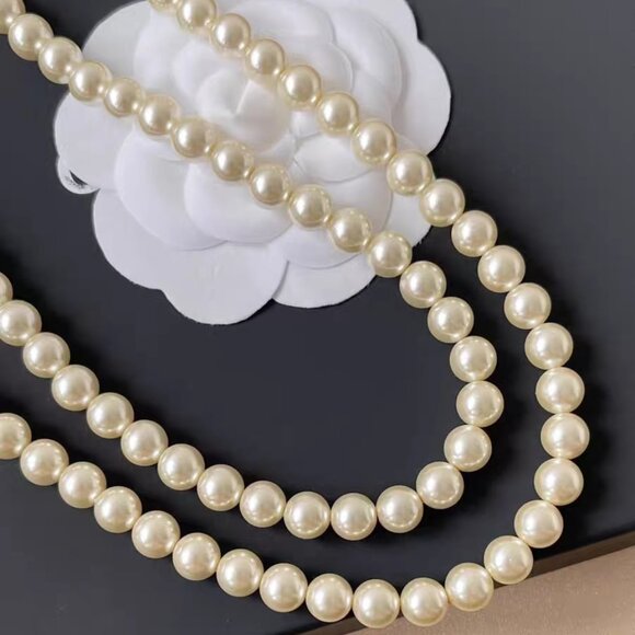 CHANE Long Necklace in Pearl White Authentic - Picture 5 of 5